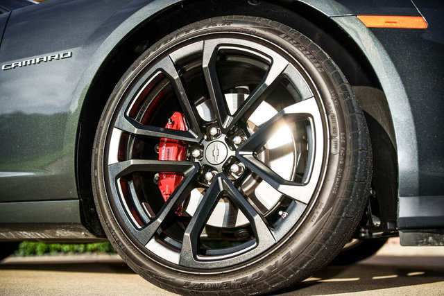 Used 2015 Chevrolet Camaro SS w/ SS Performance Package RWD image 75