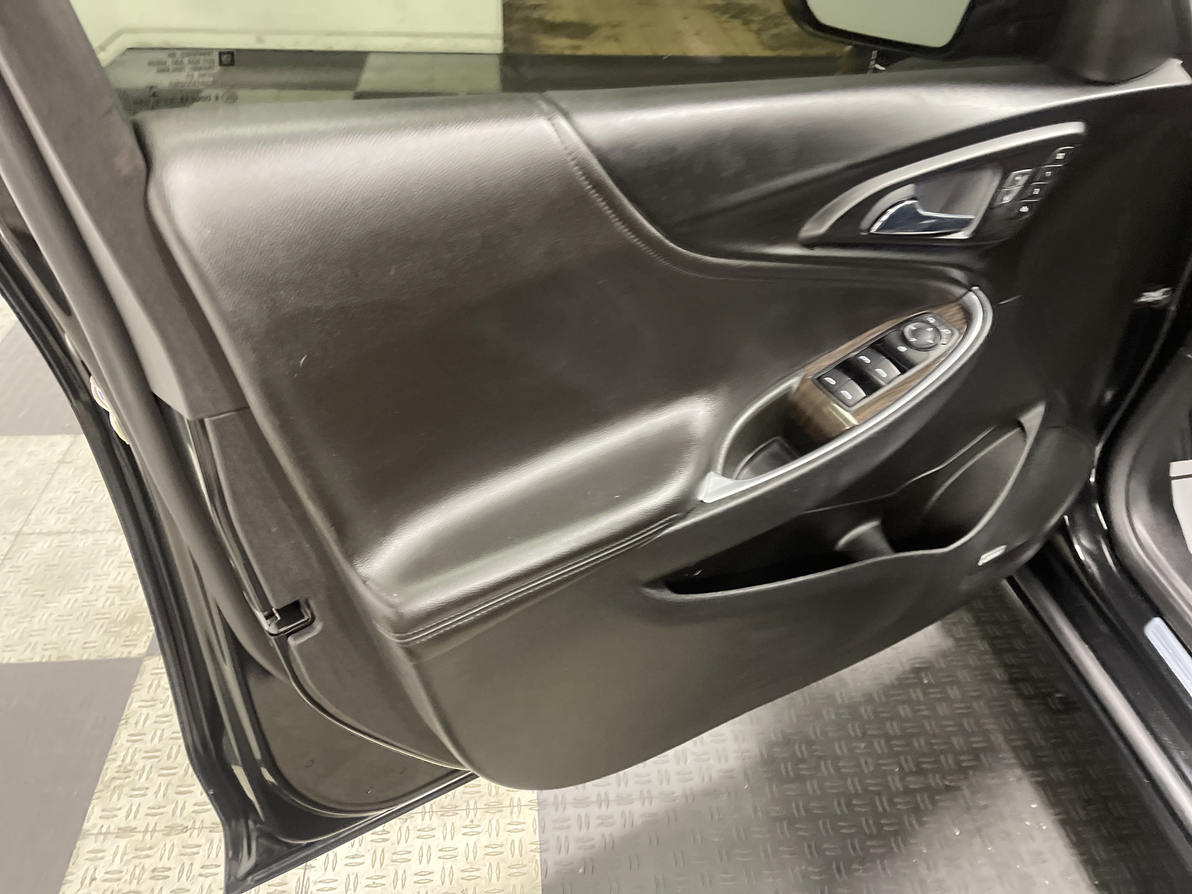 Used 2020 Chevrolet Malibu Premier FWD image 10