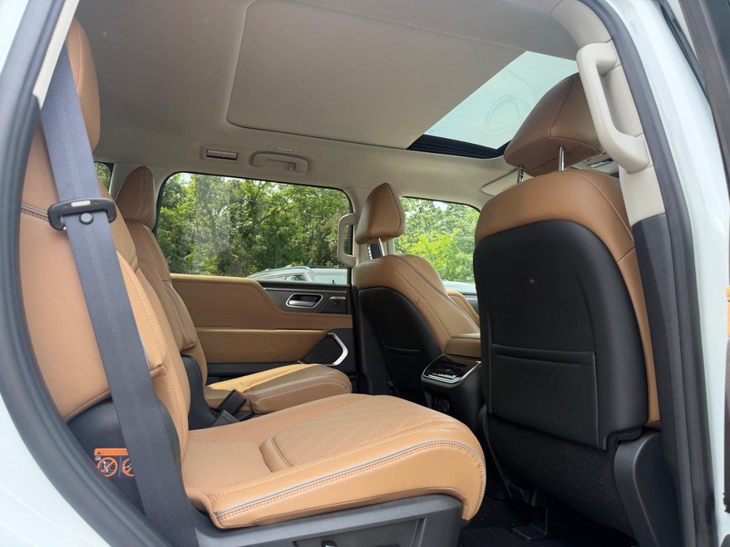 New 2027 INFINITI QX80 Luxe w/ Cargo Package AWD/4WD image 4