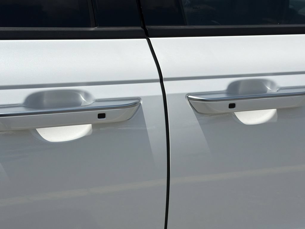 Certified 2024 Kia Carnival SX Prestige FWD image 12