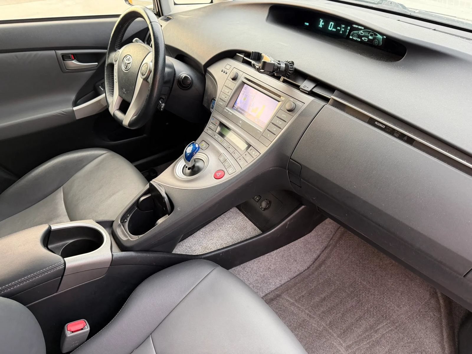 Used 2014 Toyota Prius Four FWD image 32