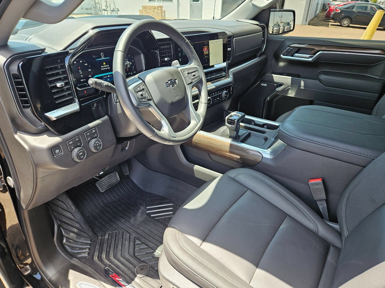 Used 2026 Chevrolet Silverado 1500 LT Trail Boss w/ LT Trail Boss Premium Package AWD/4WD image 10