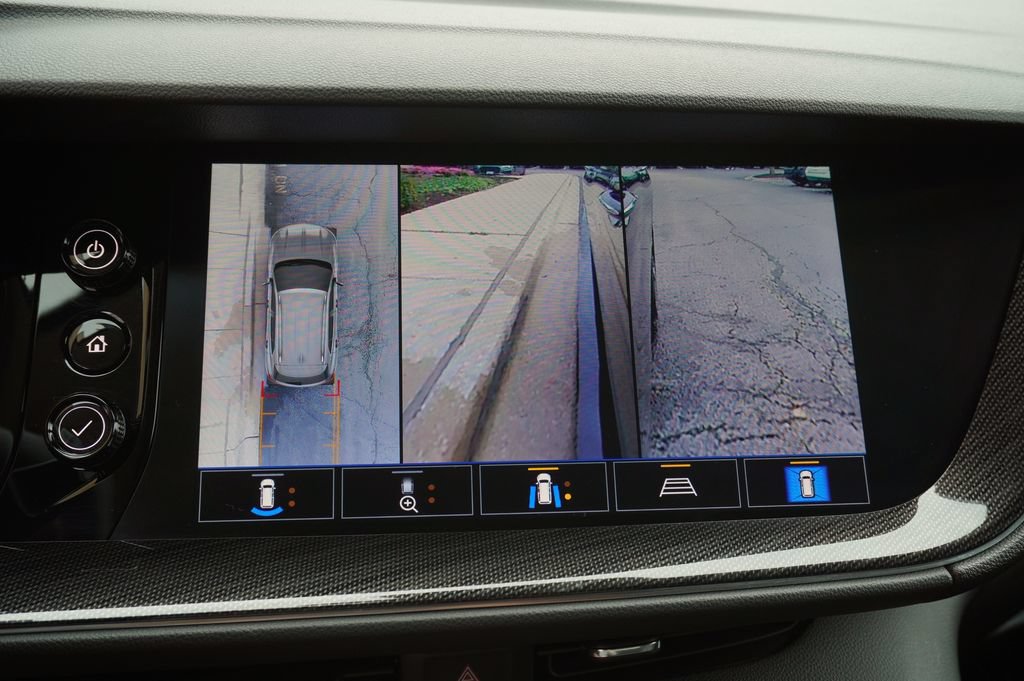Used 2021 Buick Envision Essence w/ Technology Package I AWD/4WD image 28