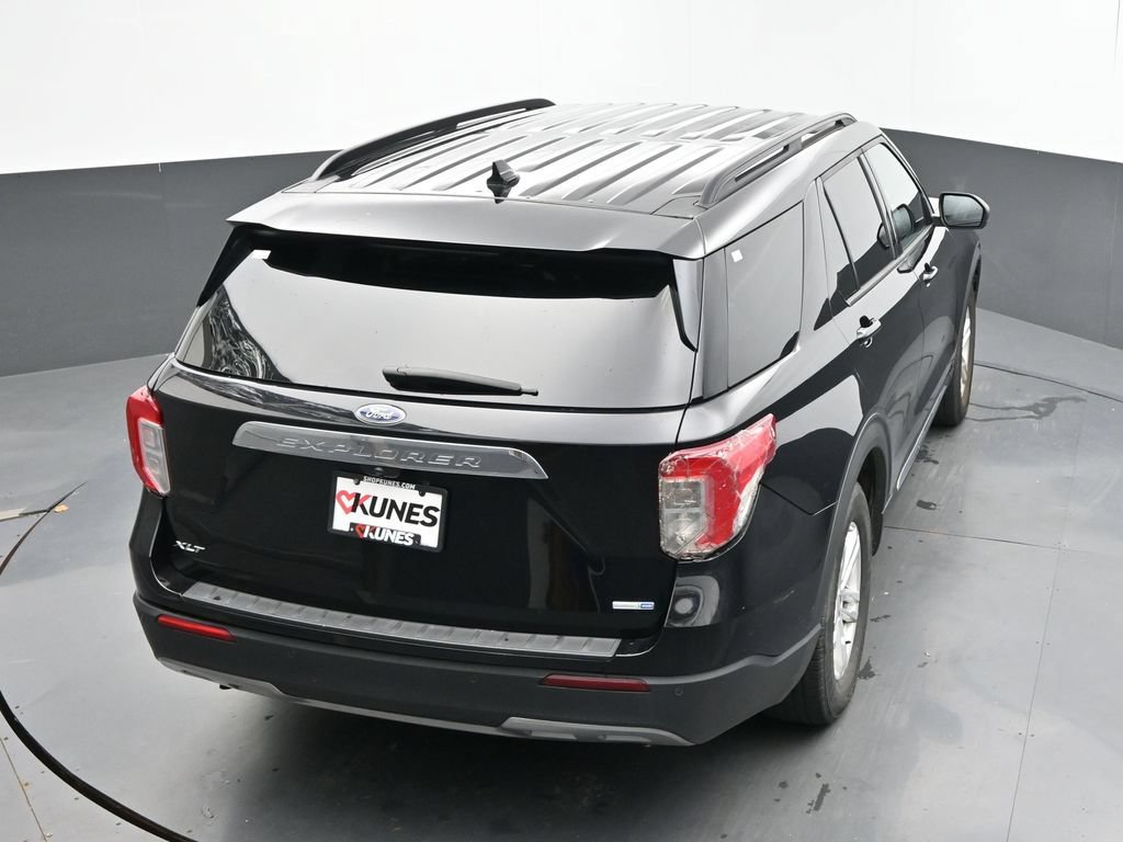 Used 2020 Ford Explorer XLT w/ Equipment Group 202A AWD/4WD image 29