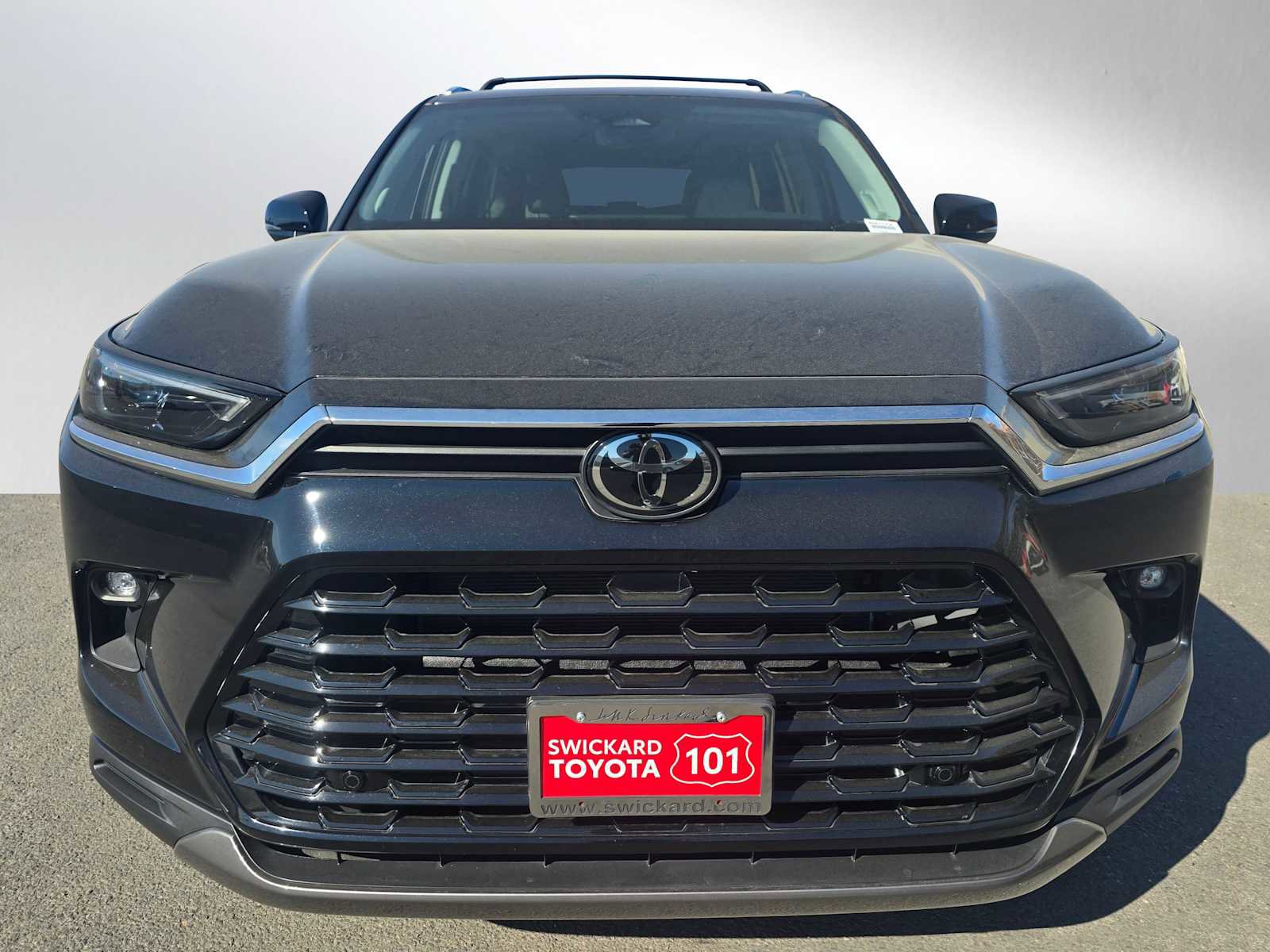 Used 2024 Toyota Grand Highlander Limited image 8