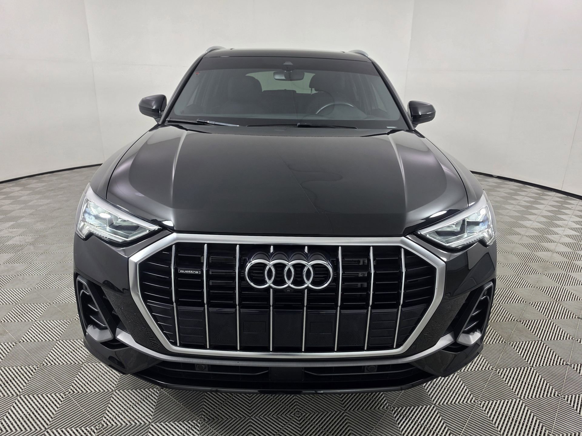 Certified 2023 Audi Q3 2.0T Premium Plus w/ Premium Plus Package AWD/4WD image 2