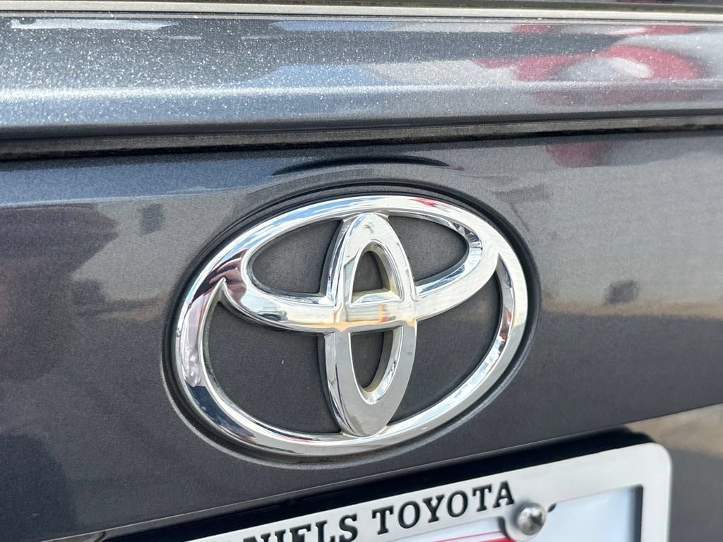 Used 2021 Toyota RAV4 LE FWD image 29