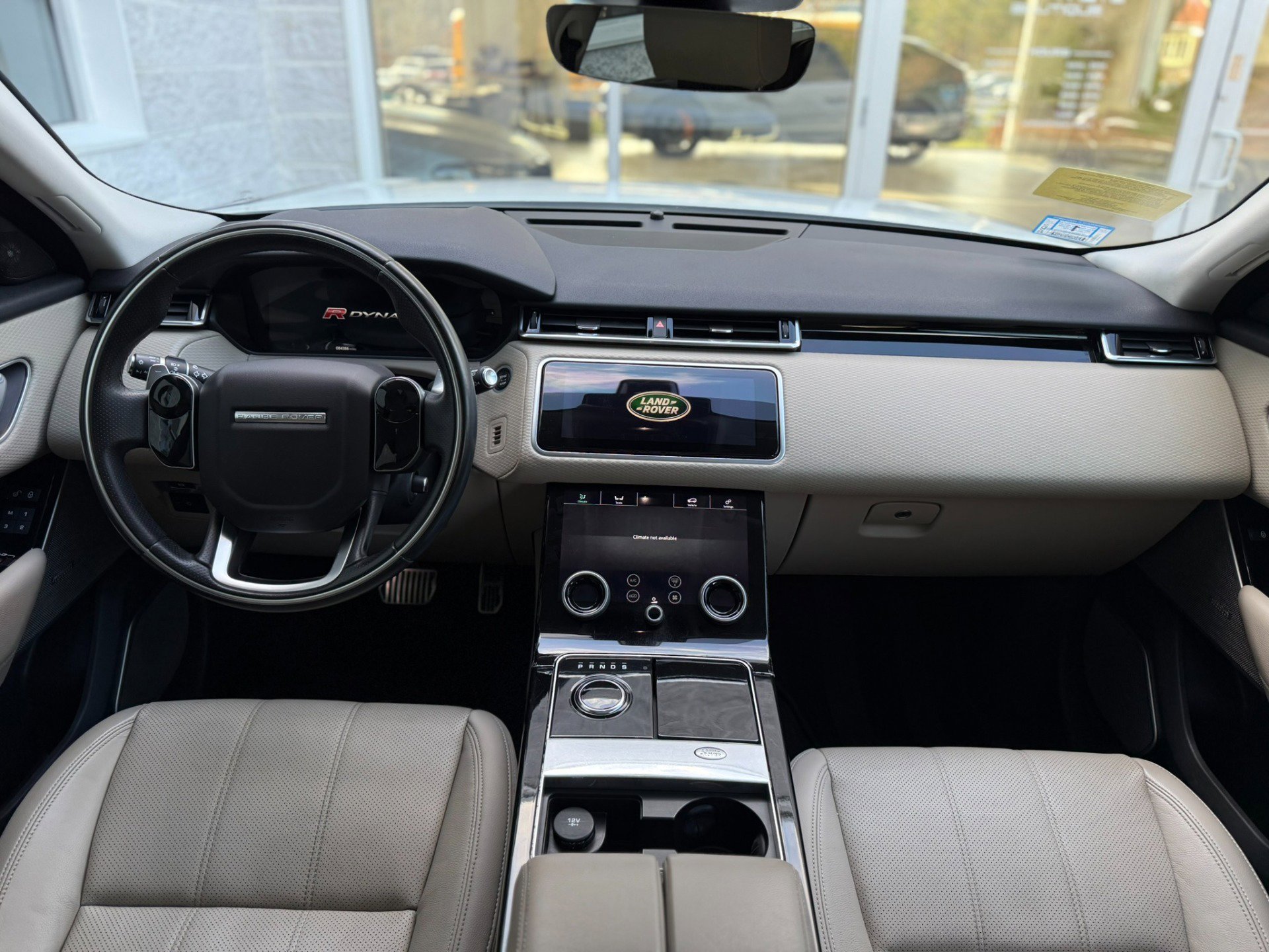 Used 2018 Land Rover Range Rover Velar R-Dynamic SE image 38