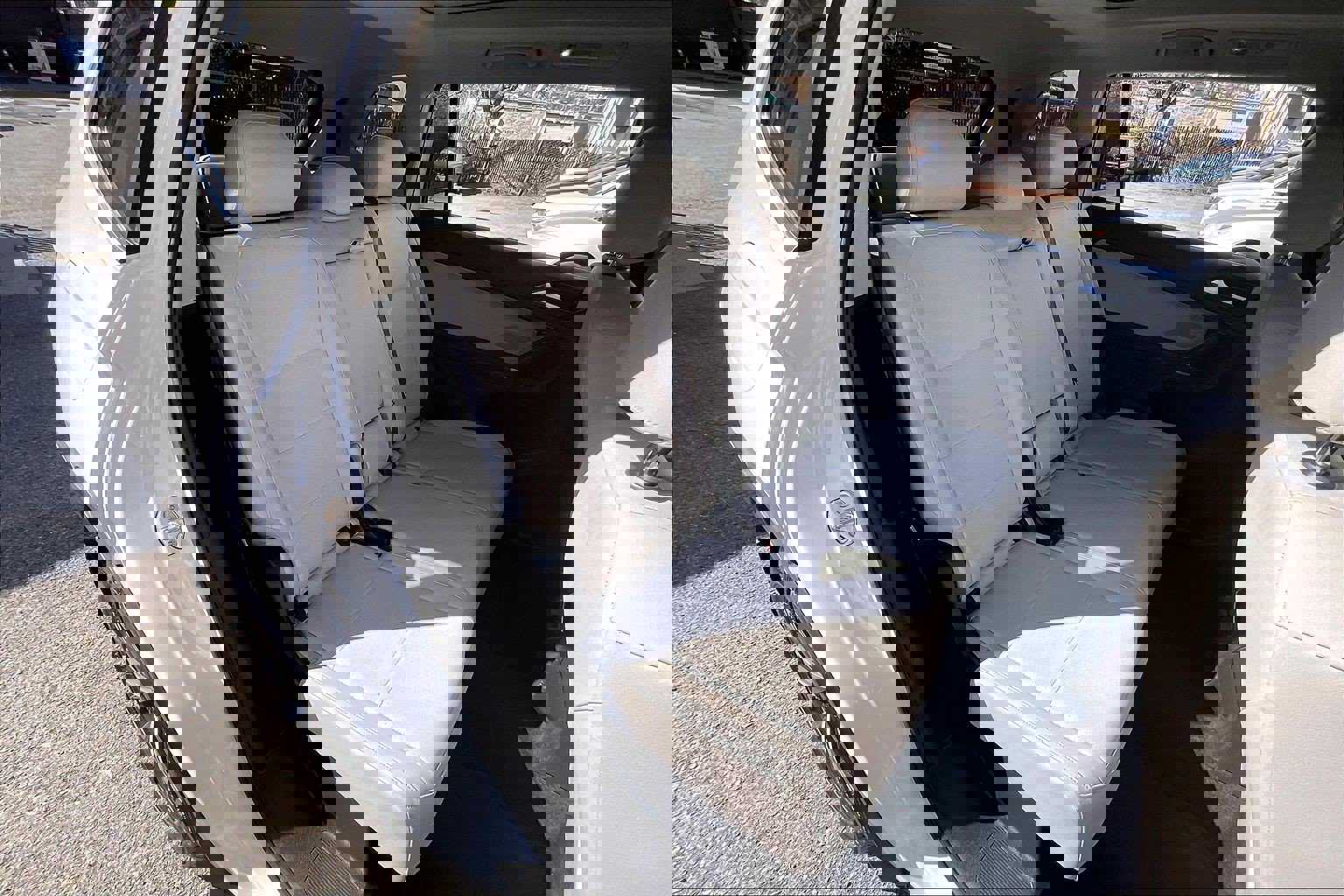 Used 2018 Volkswagen Tiguan SEL image 26