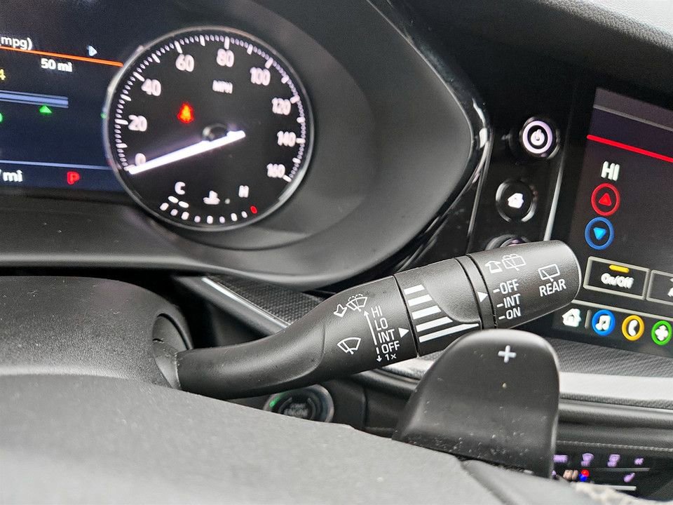 Used 2023 Buick Envision Essence image 17