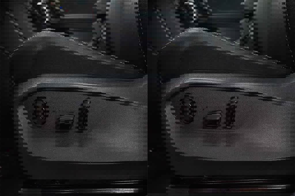 Used 2023 Volkswagen Tiguan SE R-Line image 22