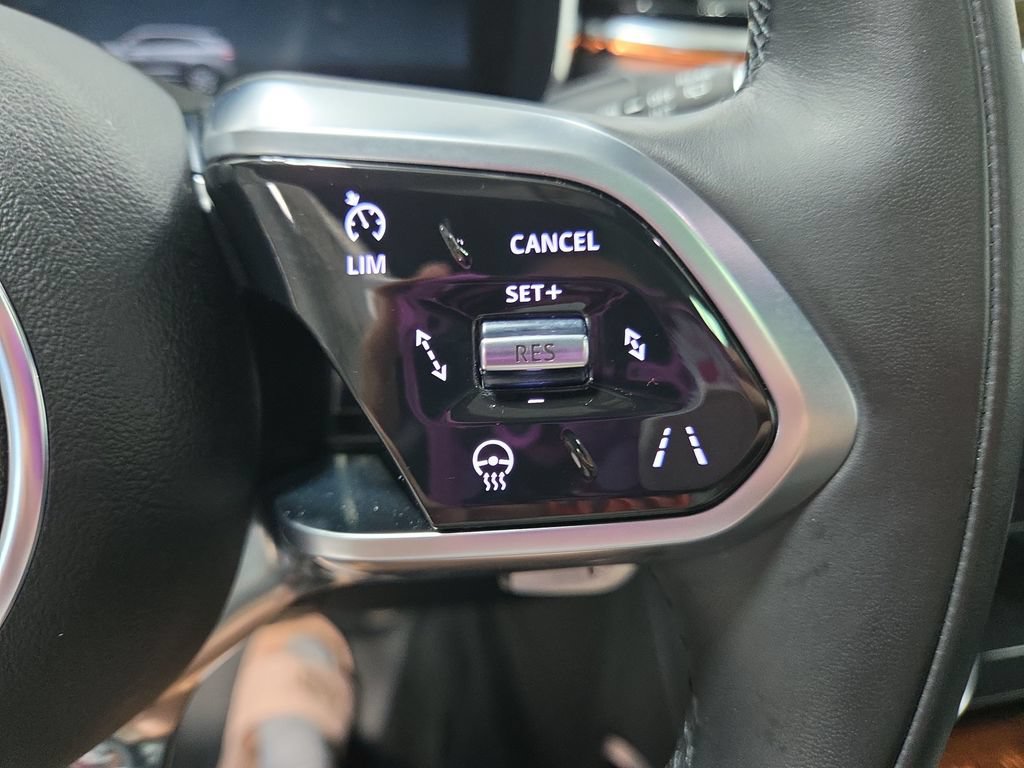 Used 2025 Jaguar F-PACE R-Dynamic S AWD/4WD image 33