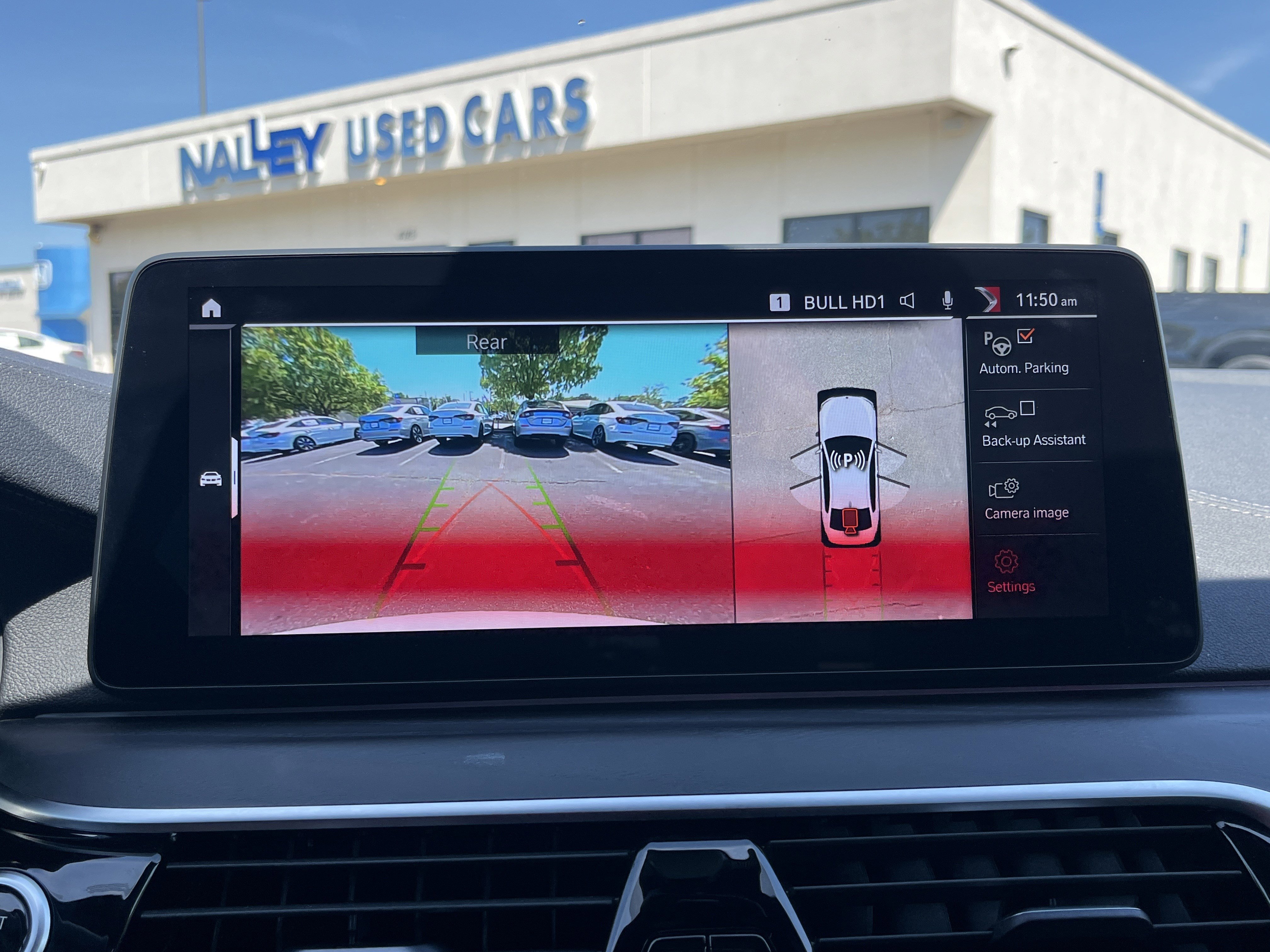 Used 2023 BMW M550i xDrive w/ Executive Package AWD/4WD image 6