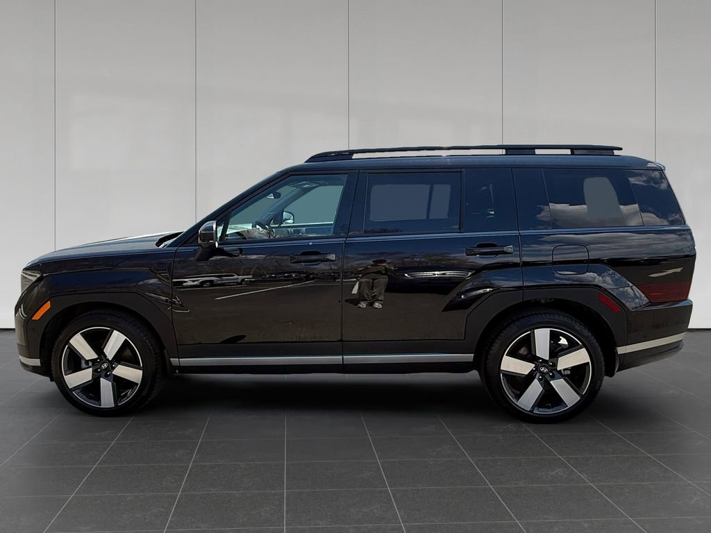 Used 2025 Hyundai Santa Fe Limited image 2