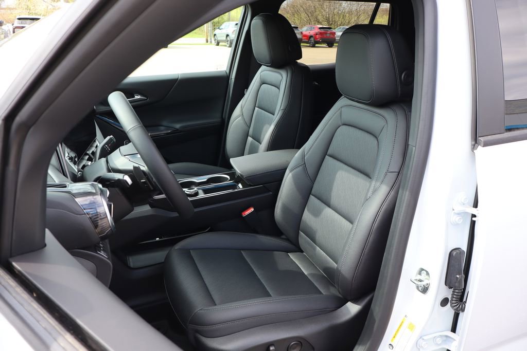 New 2026 Chevrolet Equinox LT w/ Convenience Package II AWD/4WD image 9
