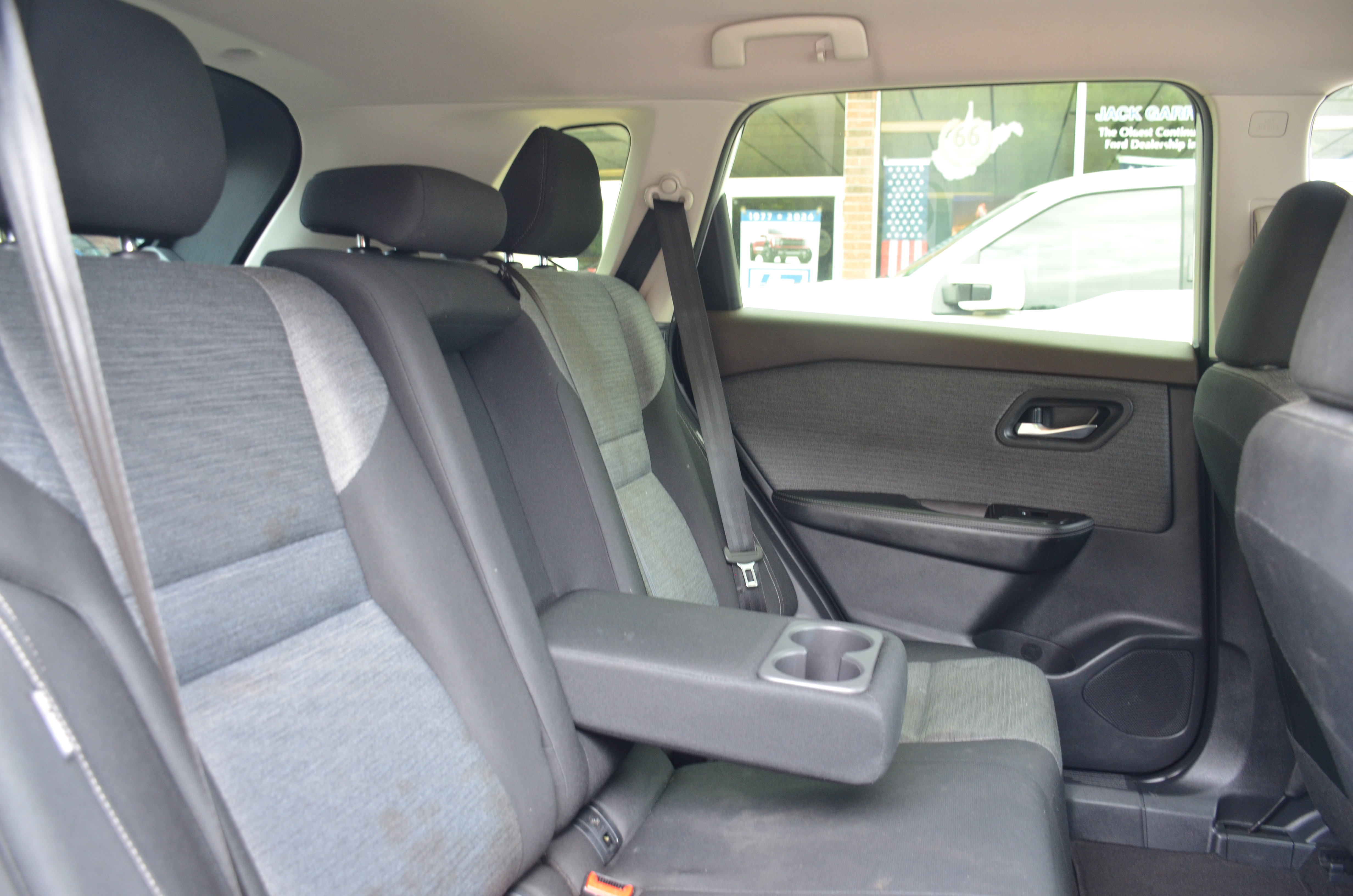 Used 2023 Nissan Rogue SV AWD/4WD image 36
