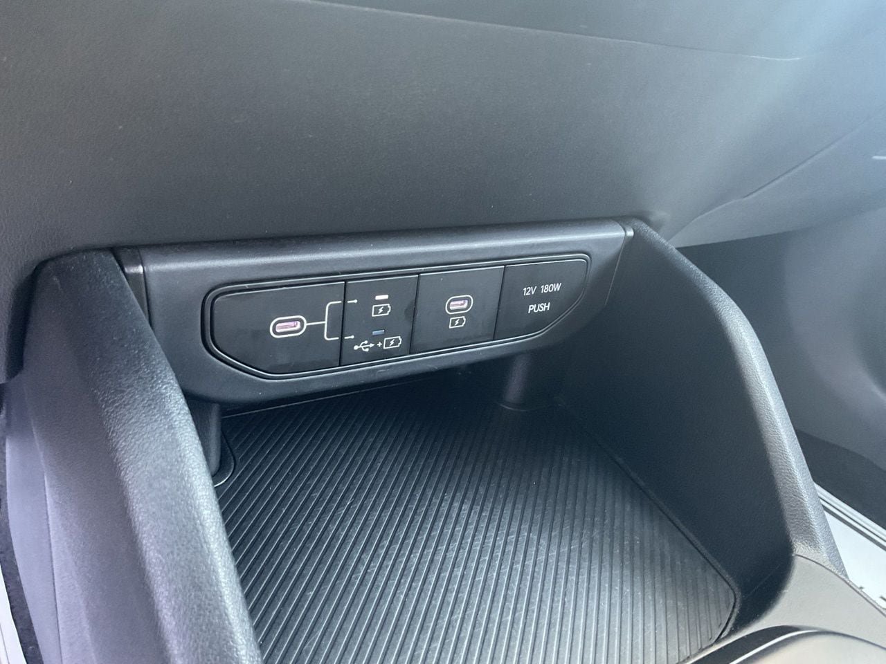 Used 2025 Kia K4 FWD image 25