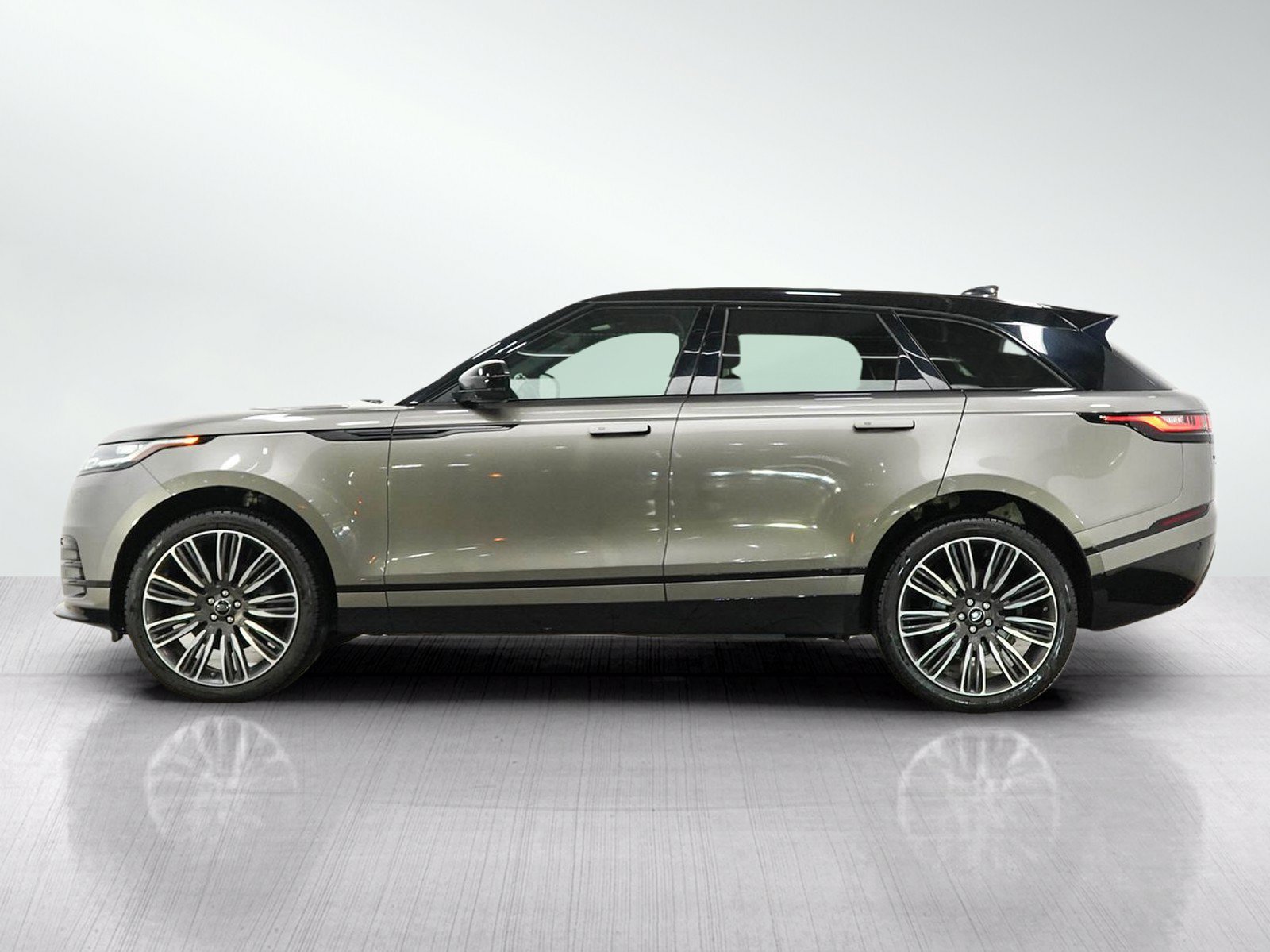Used 2020 Land Rover Range Rover Velar R-Dynamic S AWD/4WD image 2