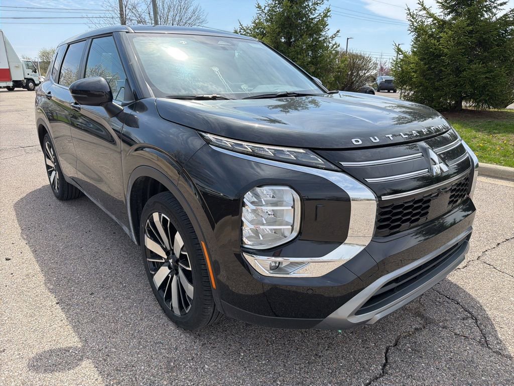 Used 2025 Mitsubishi Outlander SE AWD/4WD image 7