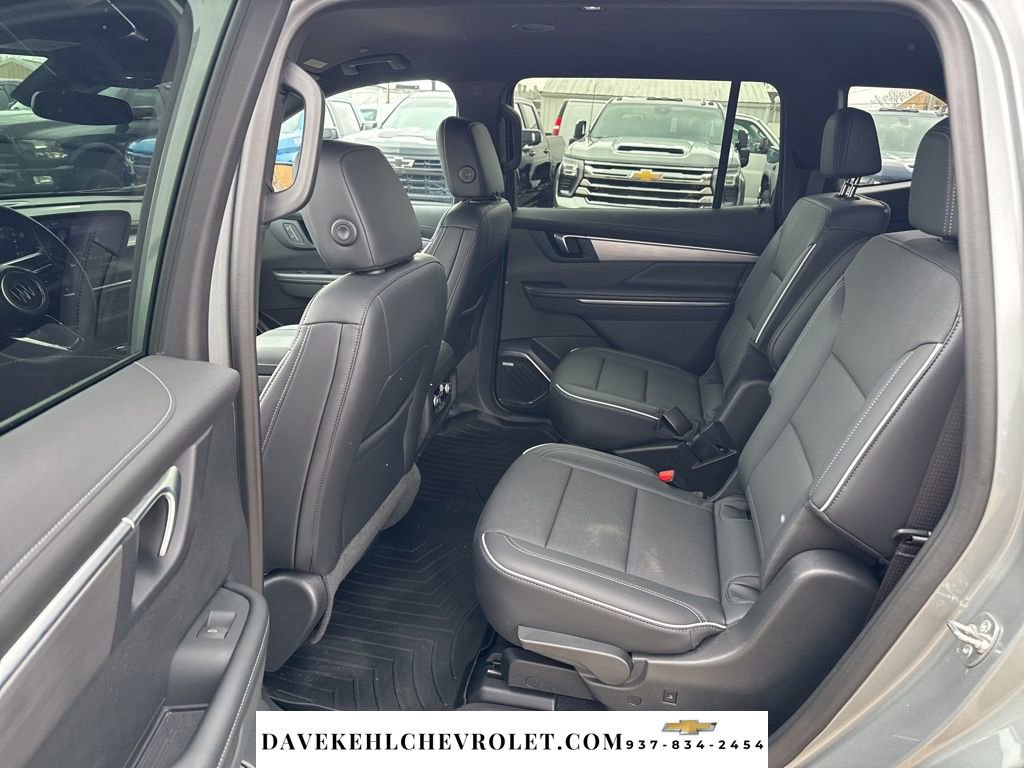 Used 2025 Buick Enclave Preferred w/ Power Package image 21