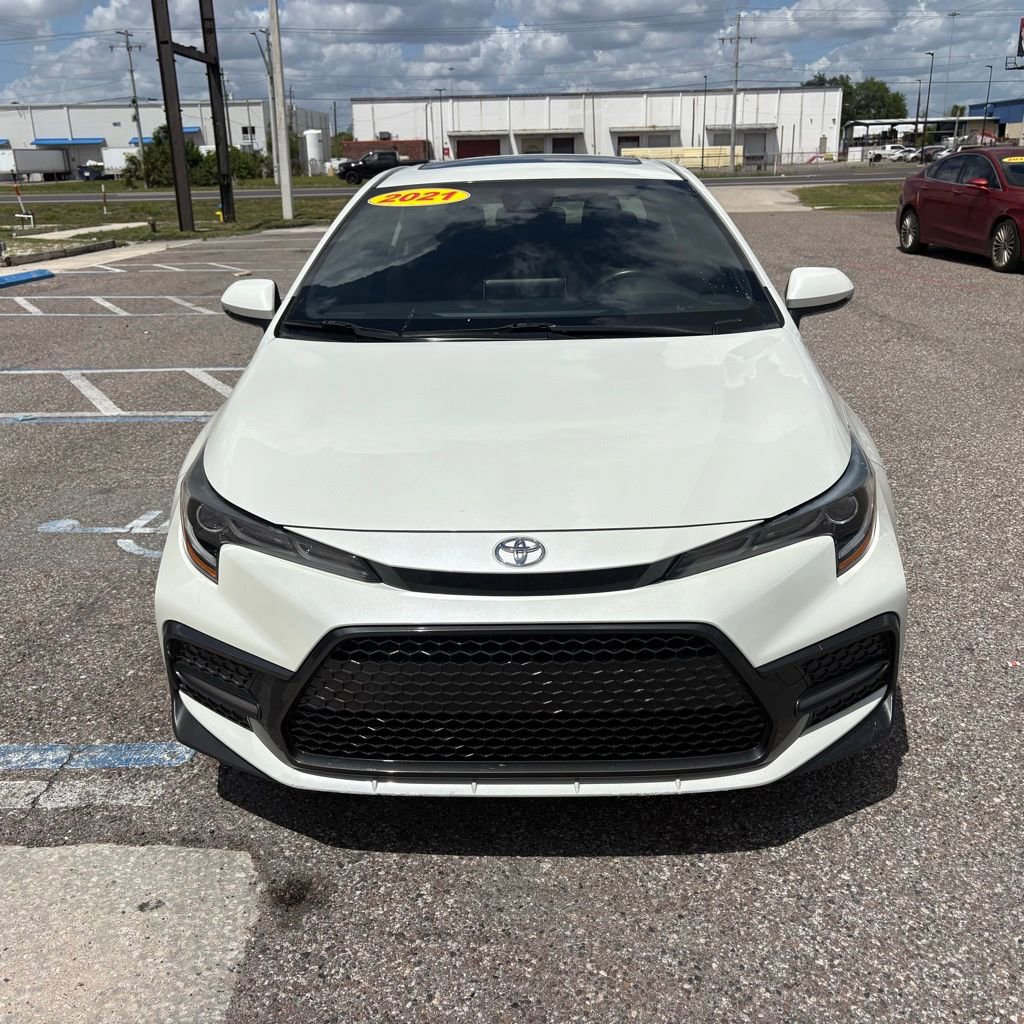 Used 2021 Toyota Corolla SE w/ SE Premium Package image 8