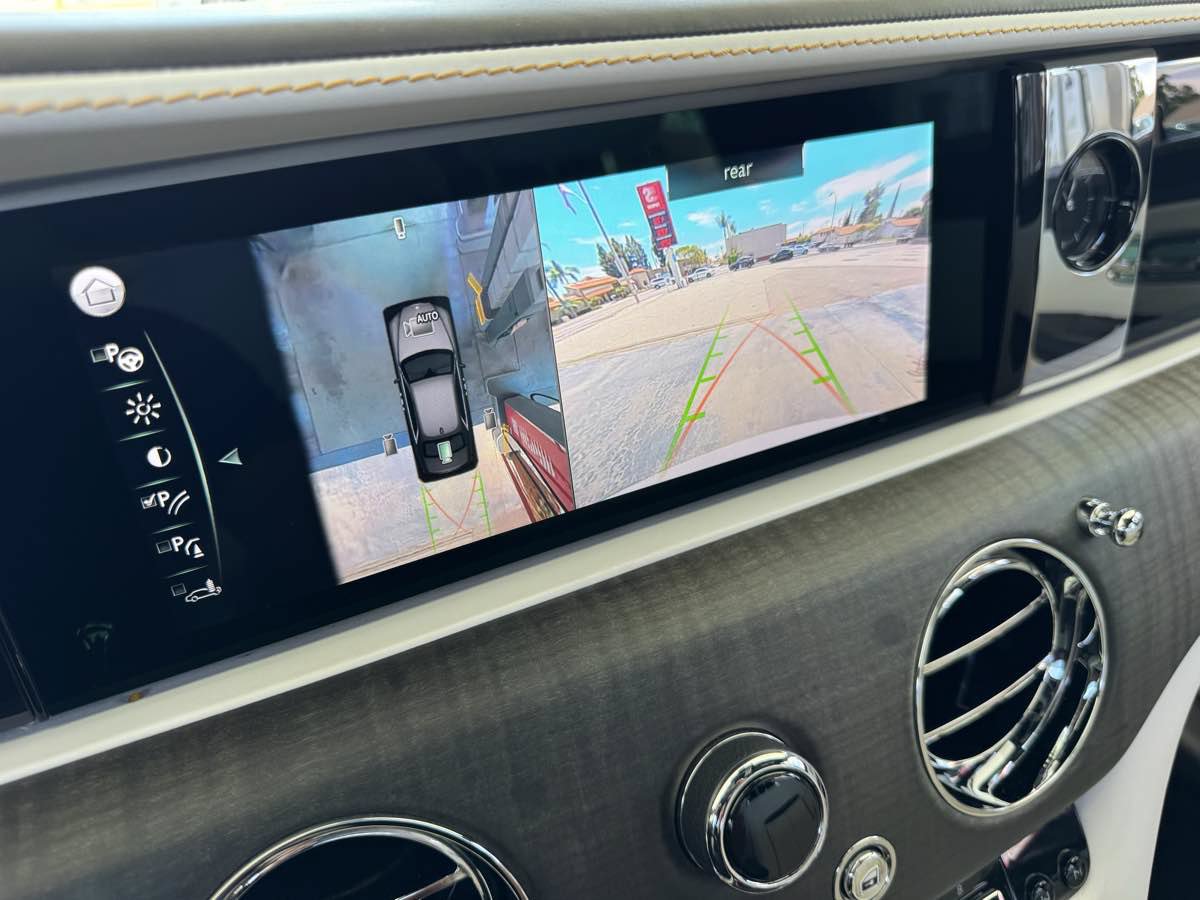 Used 2022 Rolls-Royce Ghost w/ Ghost Package AWD/4WD image 39