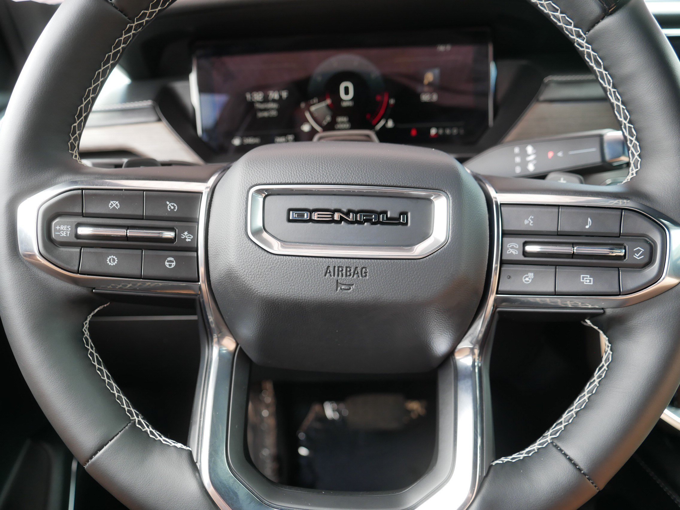 Used 2025 GMC Acadia Denali w/ Super Cruise Package AWD/4WD image 25