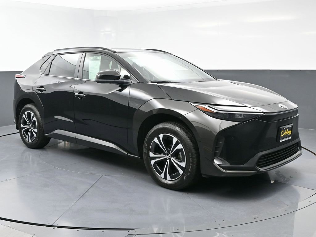 Used 2024 Toyota bZ4X XLE w/ Weather Package image 3