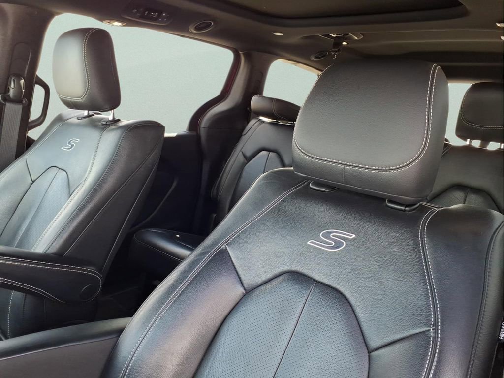 Used 2020 Chrysler Pacifica Touring-L Plus w/ Advanced Safetytec Group image 14