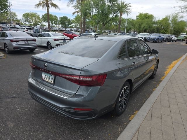 Used 2025 Volkswagen Jetta Sport image 4