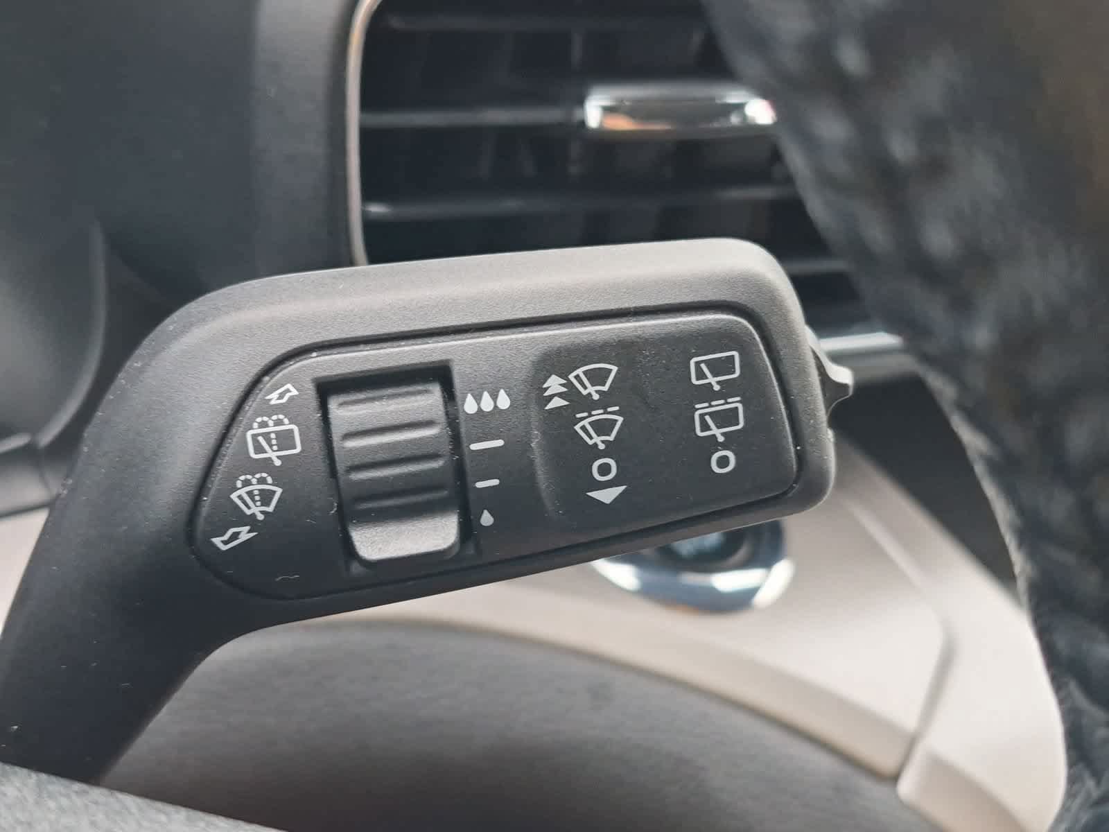 Used 2023 Ford Explorer XLT w/ Equipment Group 202A AWD/4WD image 25