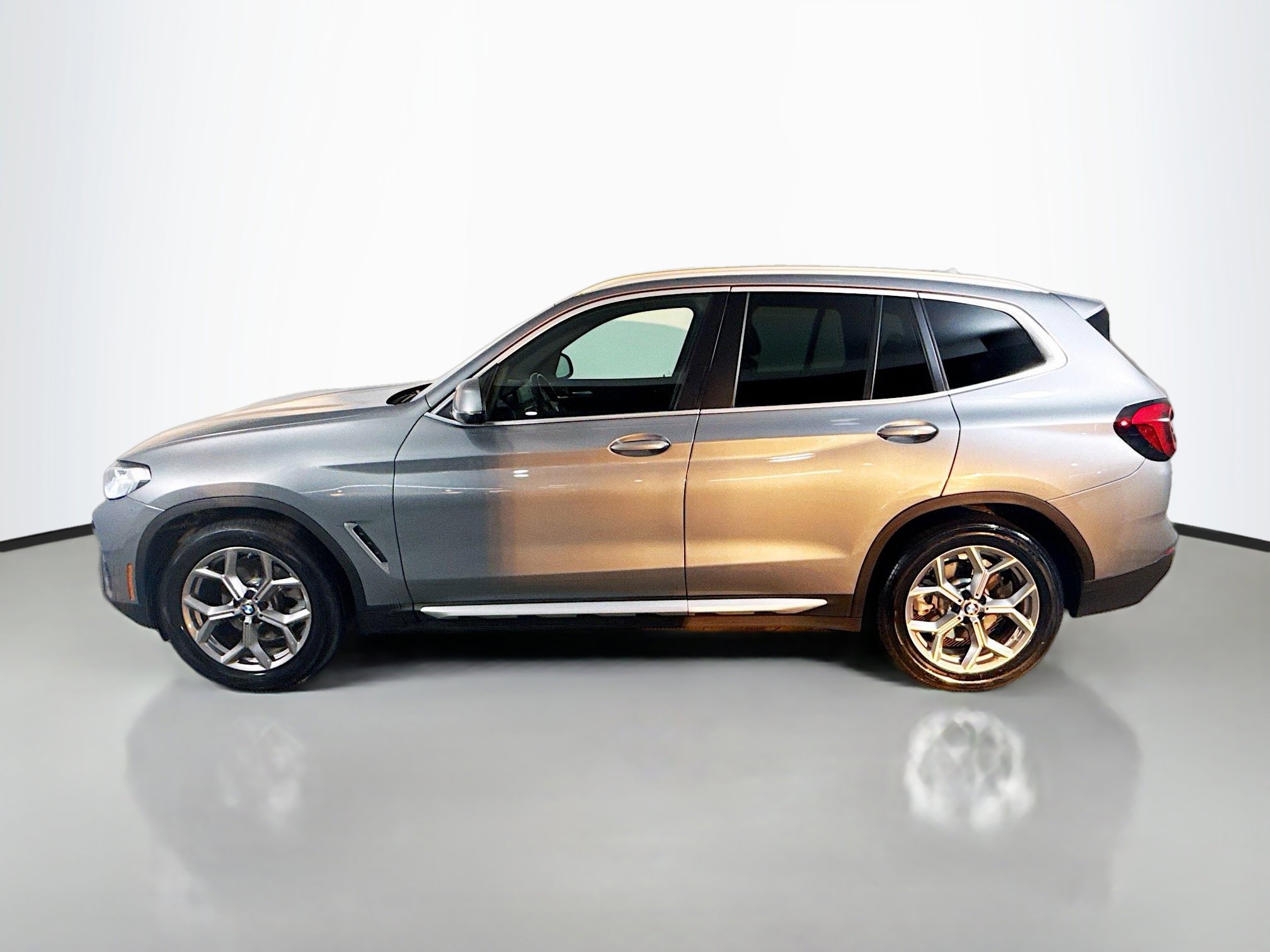 Used 2024 BMW X3 sDrive30i w/ Convenience Package image 6