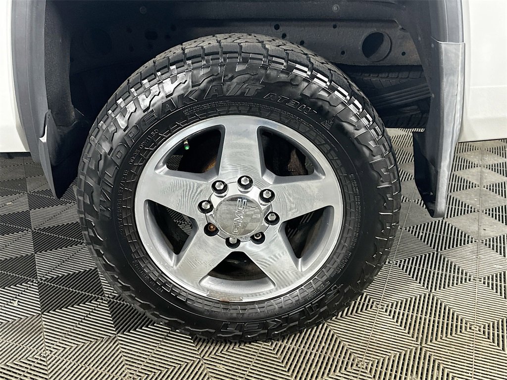 Used 2017 GMC Sierra 2500 SLT w/ All Terrain HD Package image 34