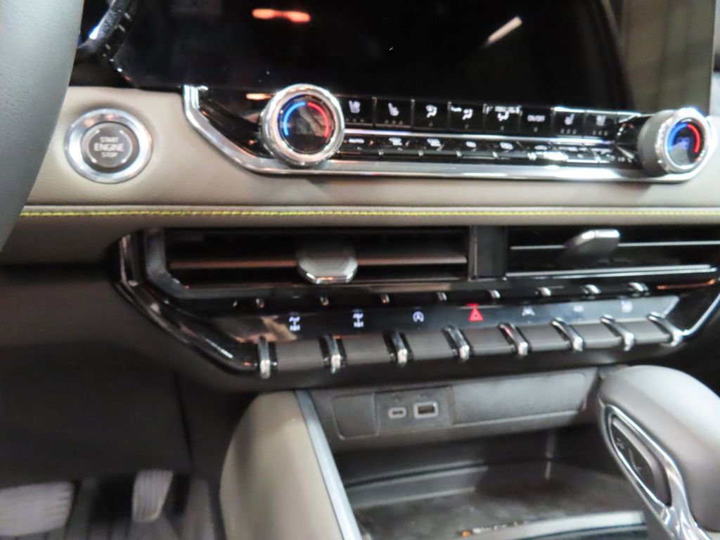 Used 2026 Chevrolet Colorado ZR2 w/ Technology Package AWD/4WD image 59