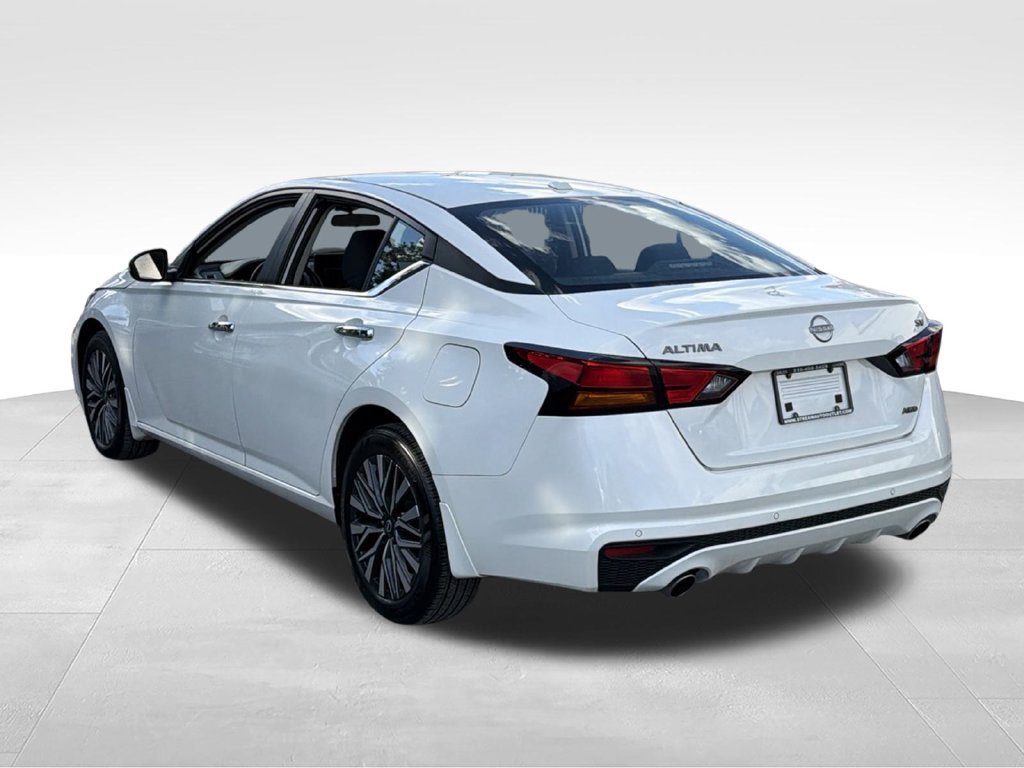 Used 2024 Nissan Altima 2.5 SV w/ SV Premium Package AWD/4WD image 5