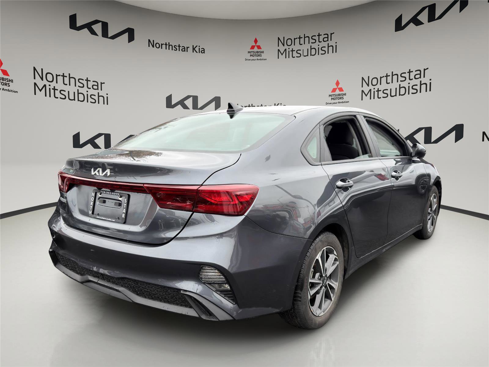 Used 2024 Kia Forte LXS image 4