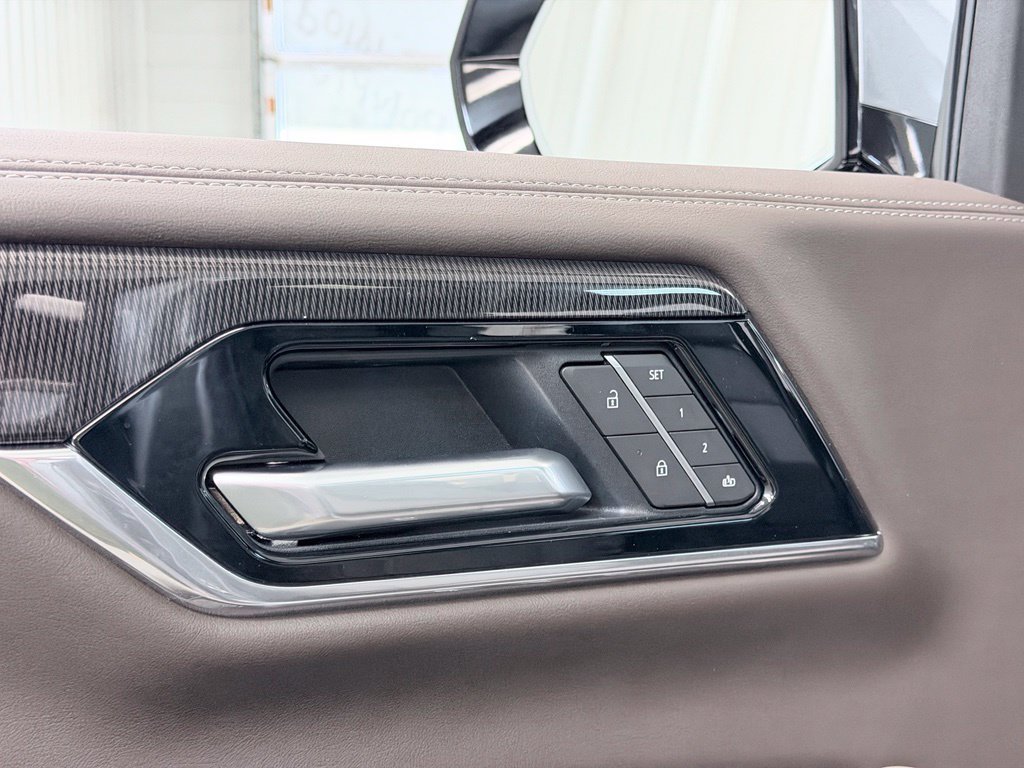 New 2026 GMC Yukon XL Elevation w/ Elevation Premium Package AWD/4WD image 9