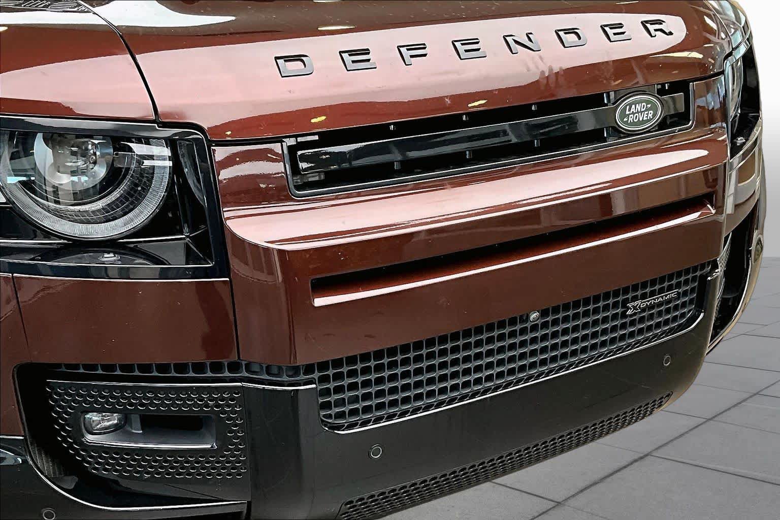 Used 2023 Land Rover Defender 130 X-Dynamic SE AWD/4WD image 32