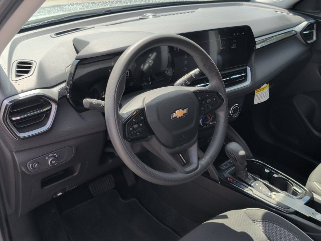 Used 2026 Chevrolet TrailBlazer LS w/ LS Convenience Package FWD image 13