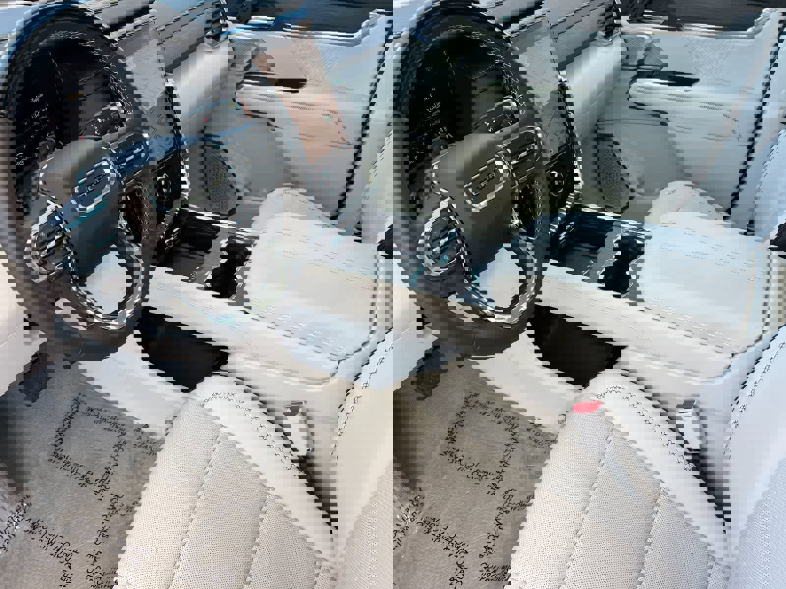 Used 2024 GMC Acadia Denali w/ Super Cruise Package image 12