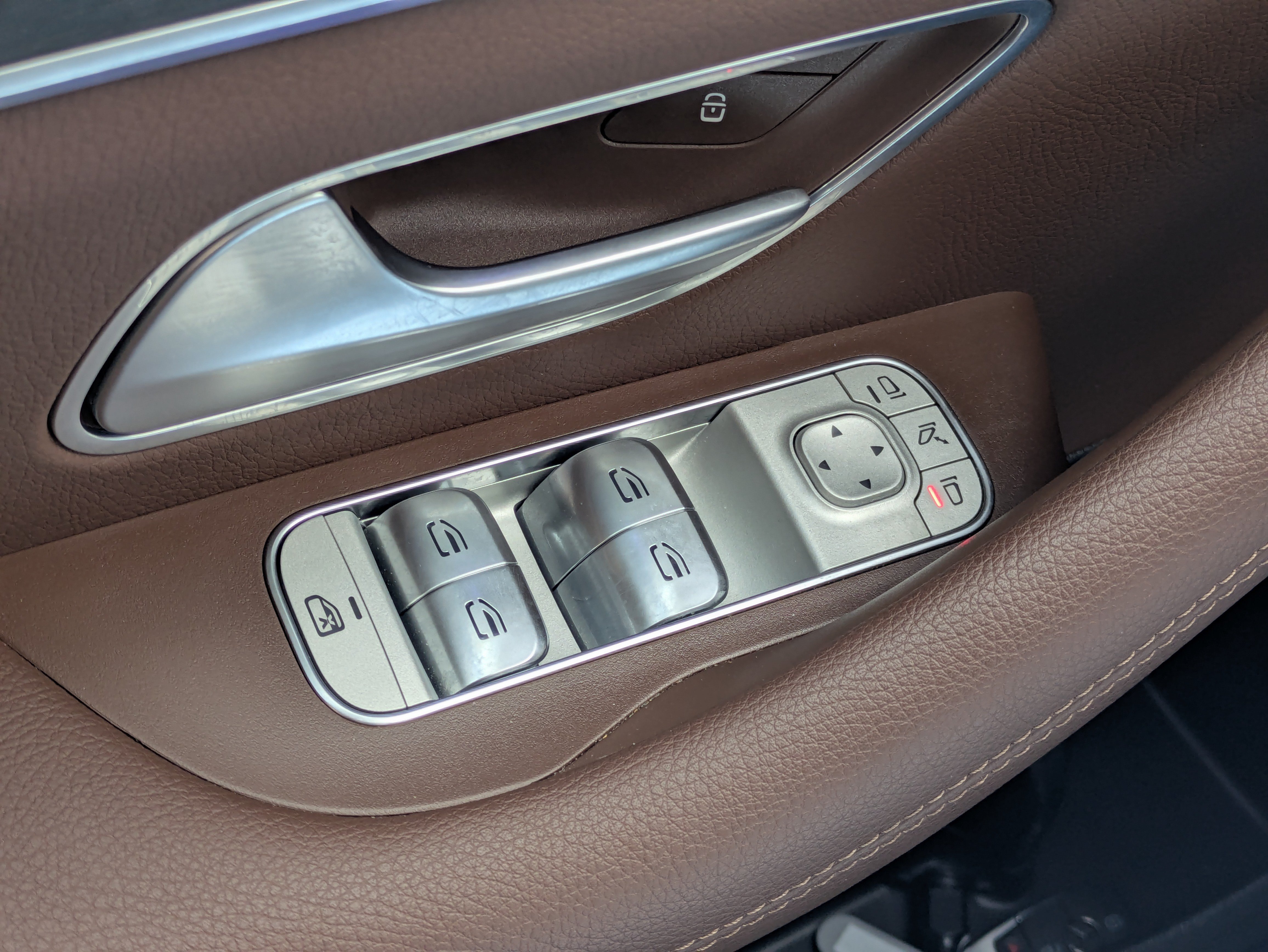 Used 2024 Mercedes-Benz GLE 350 4MATIC image 23