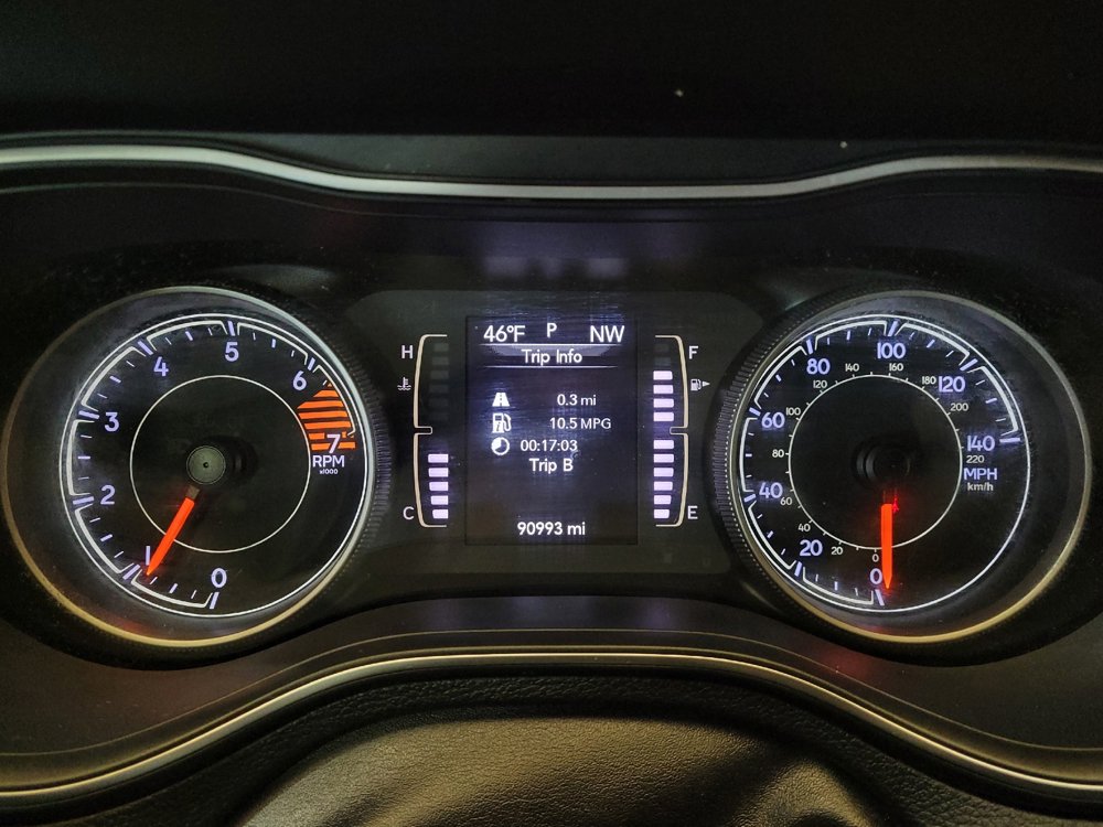 Used 2019 Jeep Cherokee Latitude w/ Cold Weather Group image 23