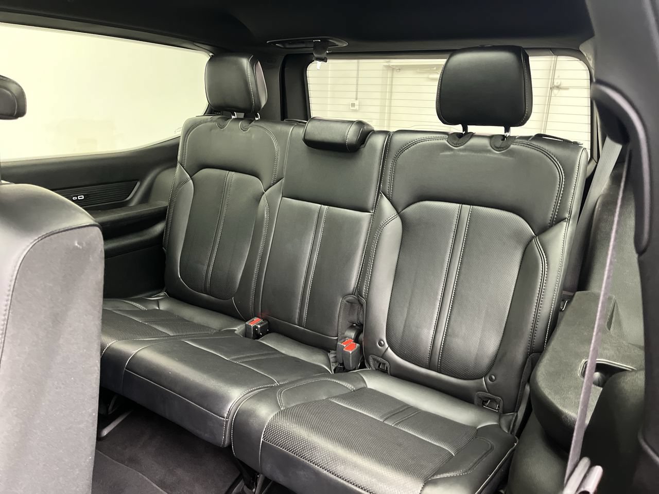 Used 2023 Jeep Wagoneer 4WD w/ Premium Group I image 15
