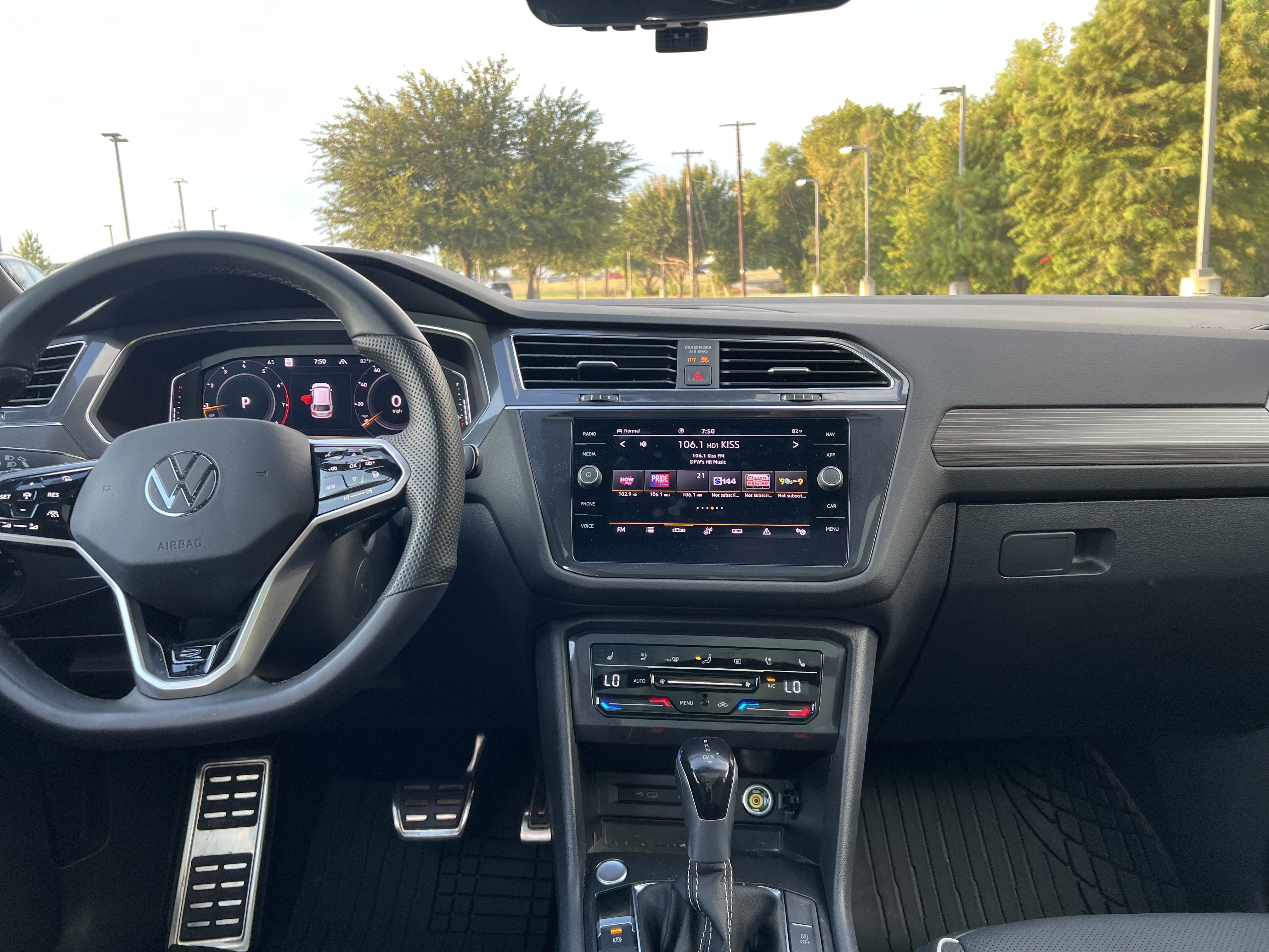 Certified 2022 Volkswagen Tiguan SEL R-Line AWD/4WD image 27