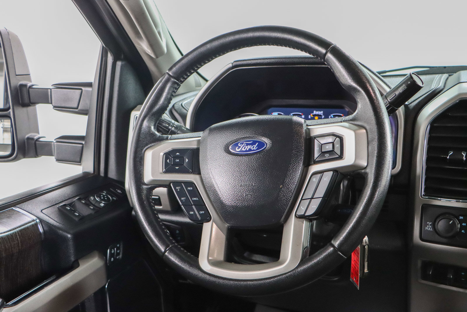 Used 2020 Ford F250 Lariat w/ Lariat Value Package image 13