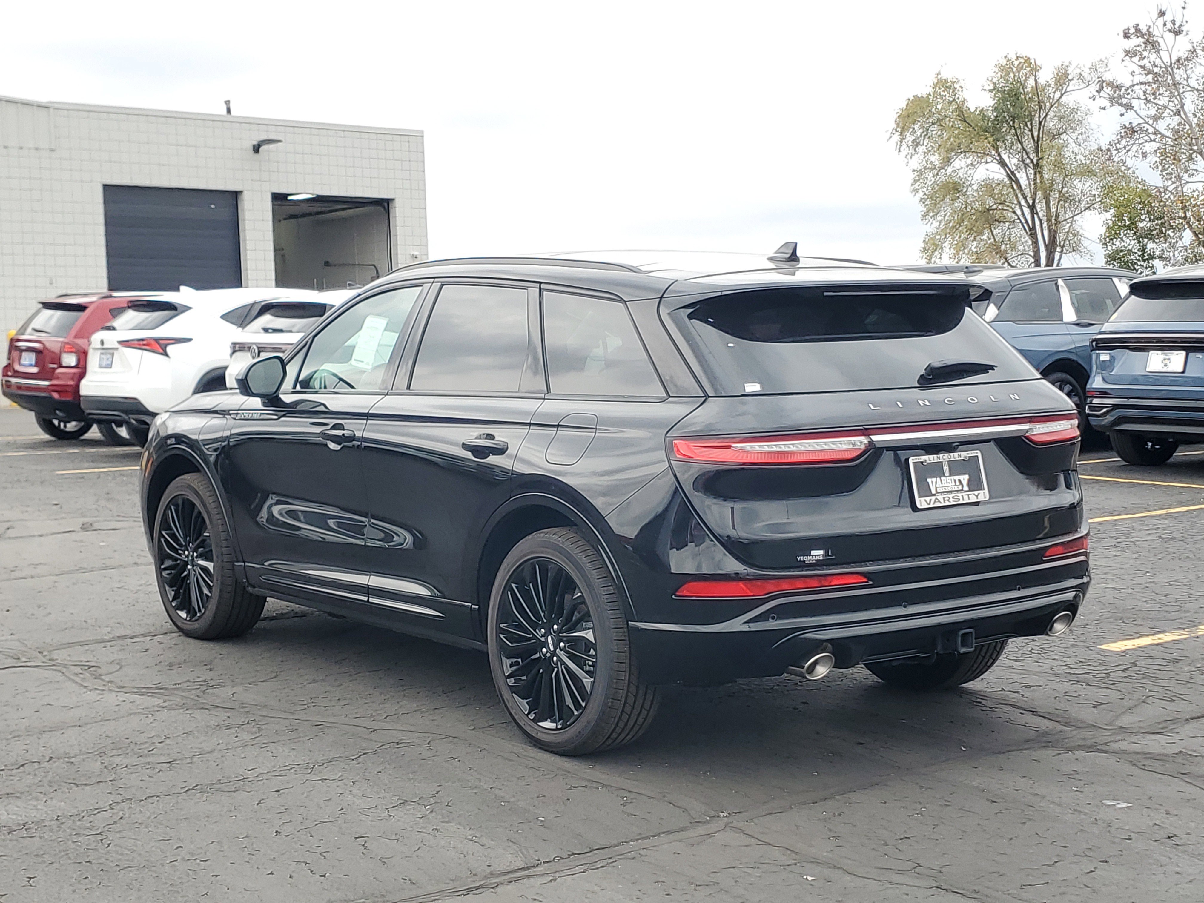 New 2025 Lincoln Corsair Grand Touring w/ Jet Appearance Package image 3