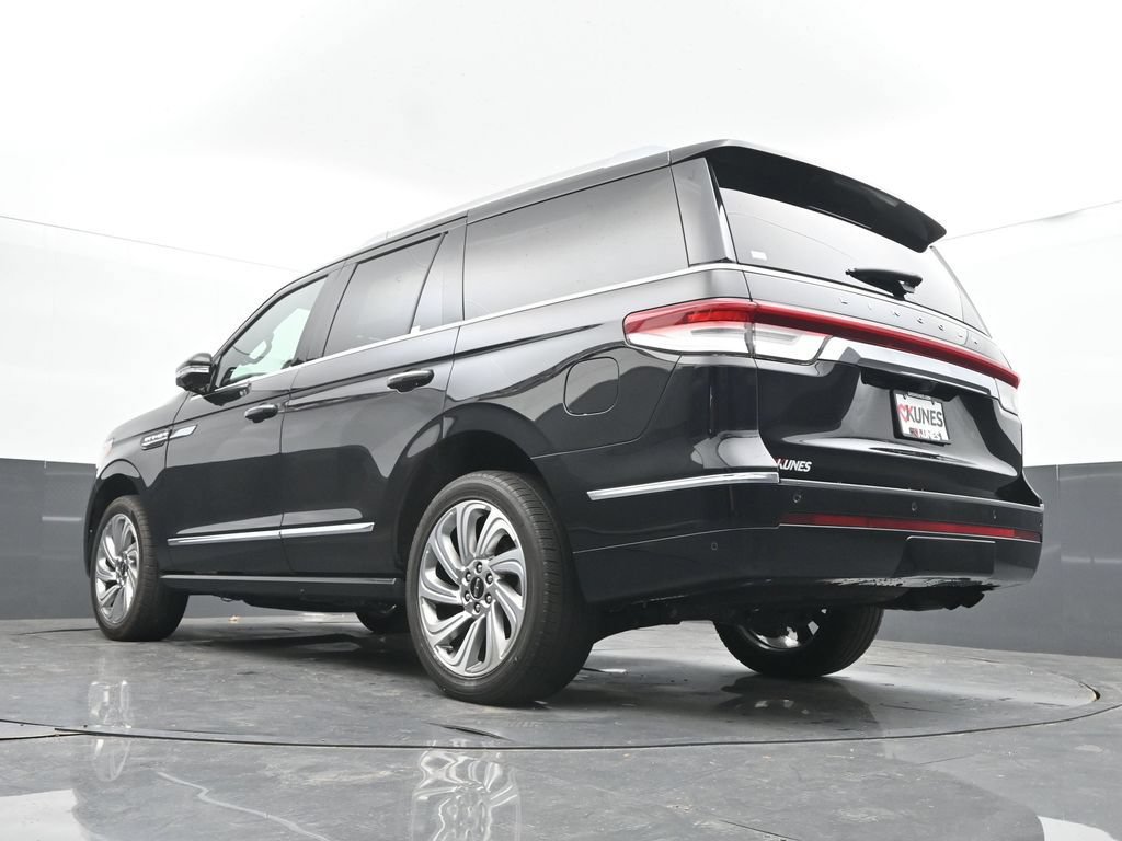 Used 2024 Lincoln Navigator Premiere AWD/4WD image 48