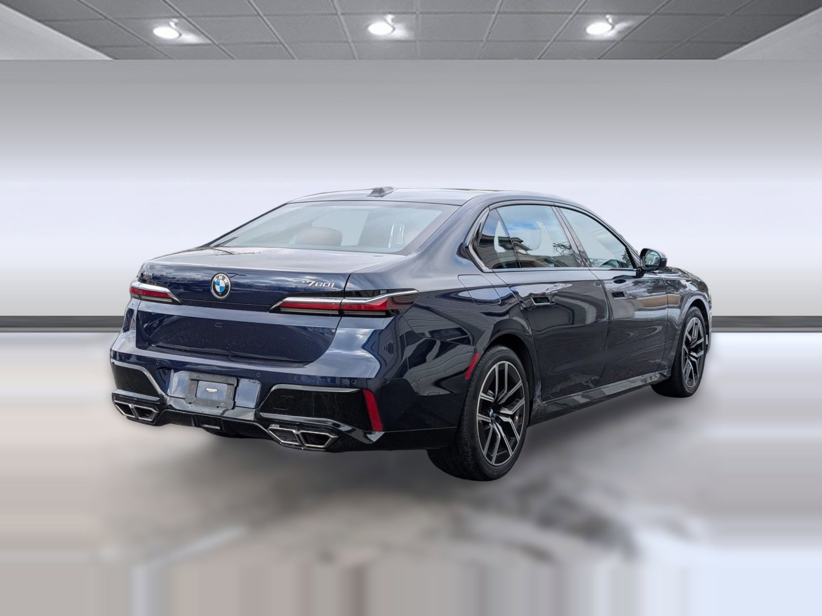 Used 2023 BMW 760i xDrive image 9