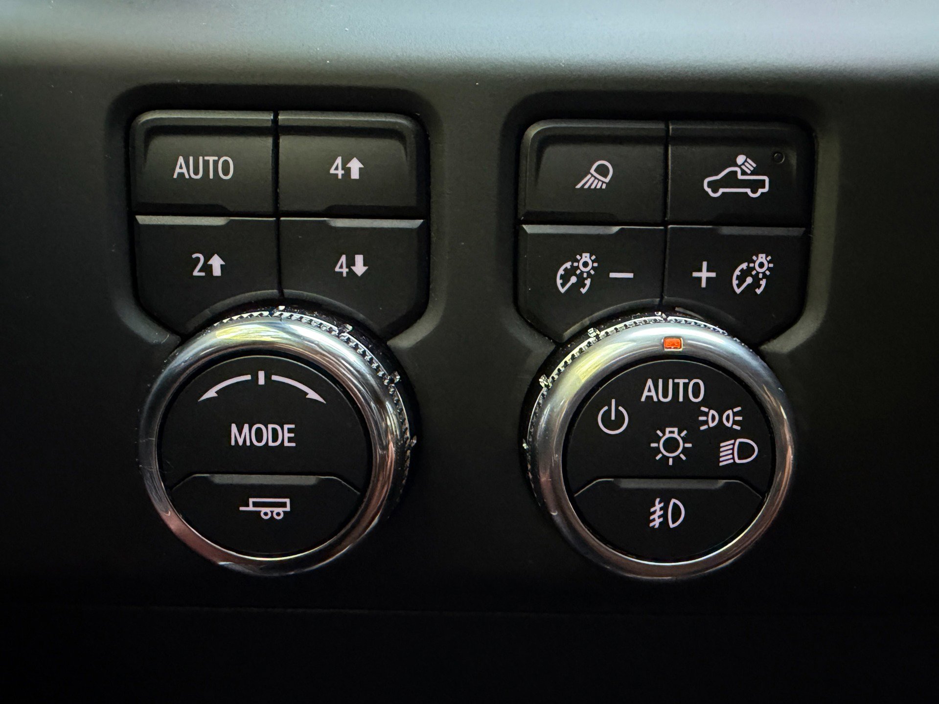 Used 2024 GMC Sierra 3500 Denali Ultimate AWD/4WD image 36