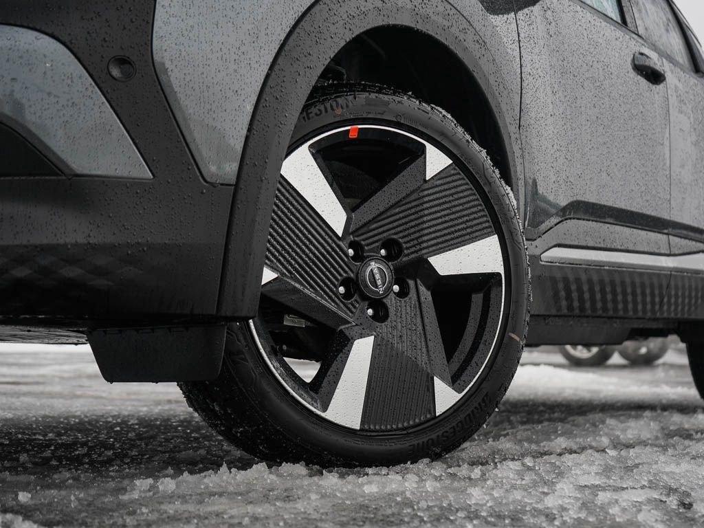 New 2026 Nissan Kicks SR w/ SR Premium Package AWD/4WD image 6